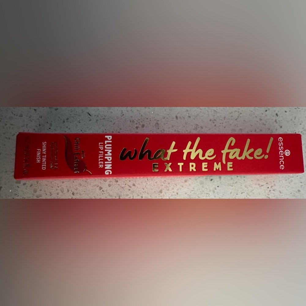 ✨New✨ essence what the fake! EXTREME Plumping Lip Filler- Lip Gloss - Picture 5 of 5